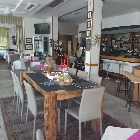 לידו די ג'סולו Hotel Zodiaco מראה חיצוני תמונה