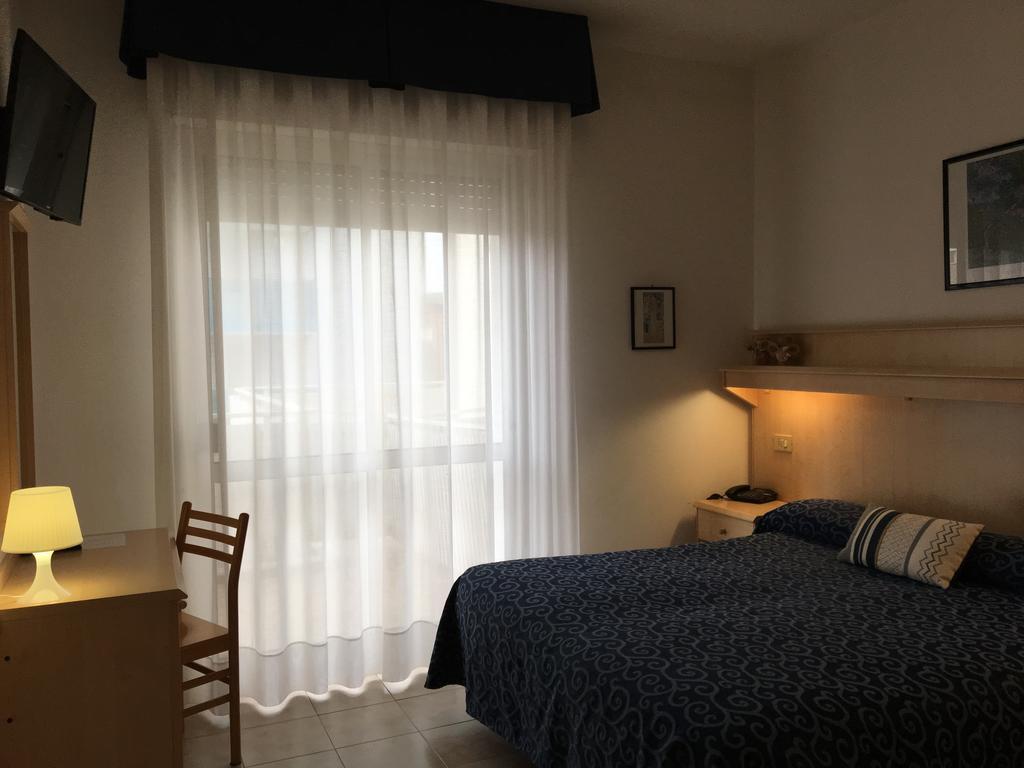 לידו די ג'סולו Hotel Zodiaco מראה חיצוני תמונה