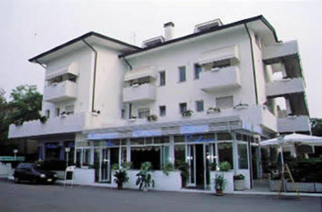 לידו די ג'סולו Hotel Zodiaco מראה חיצוני תמונה