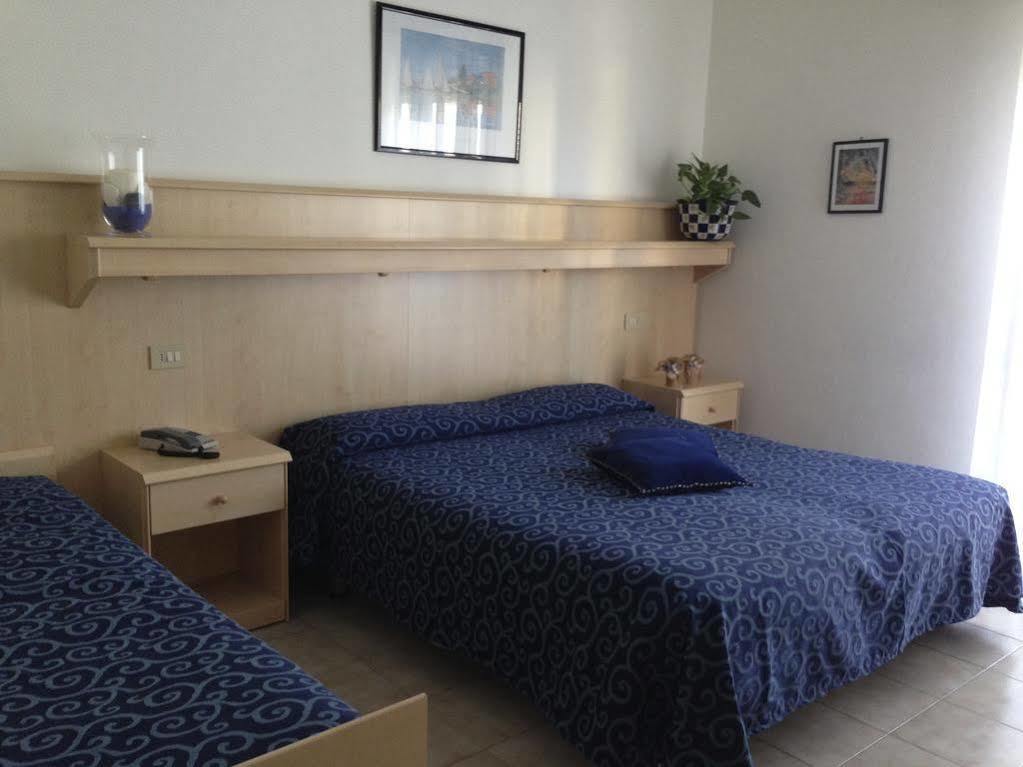 לידו די ג'סולו Hotel Zodiaco מראה חיצוני תמונה